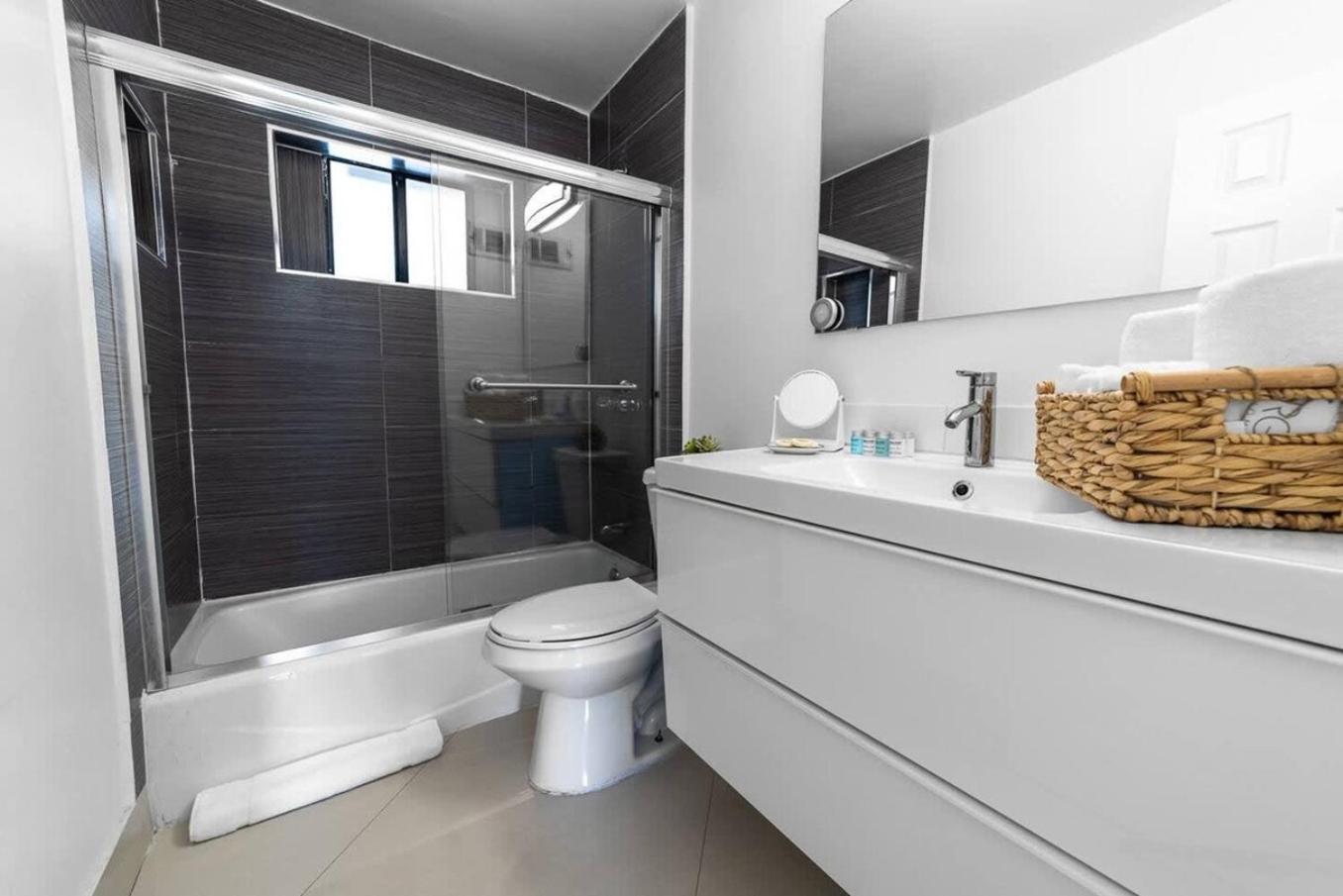 Private Heated Pool Villa In Ftl Near Beach Fort Lauderdale Exteriör bild